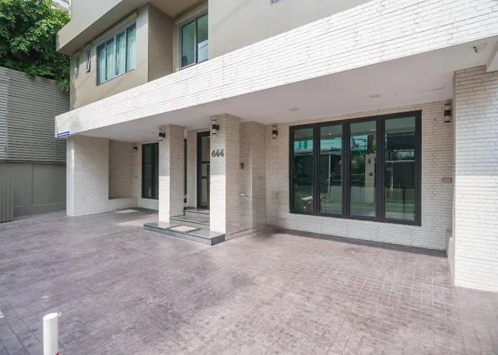 Triple Four Appartement *